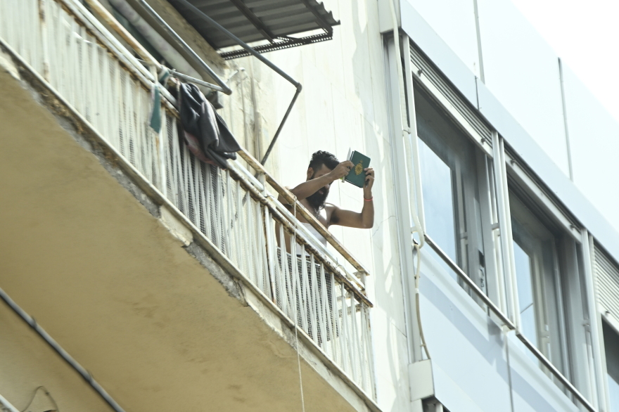 Παλαιστίνιος  απειλεί ότι θα ανατινάξει μπουκάλα υγραερίου στην Αχαρνών - Εκκενώθηκαν κτήρια