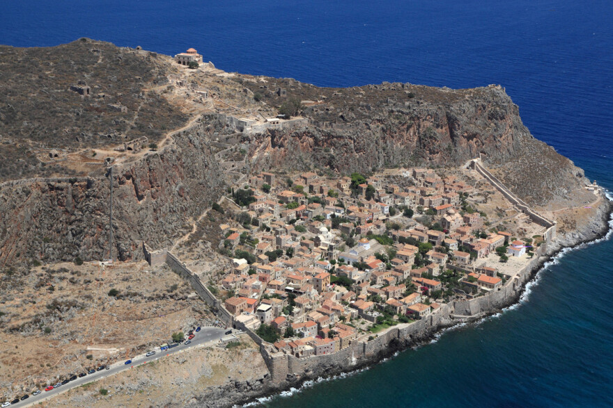 Εγκατάσταση αναβατορίου για την Άνω Πόλη του κάστρου Μονεμβασίας