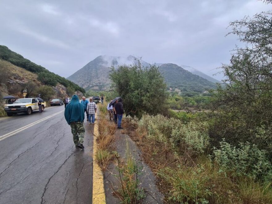 Καλάβρυτα: Αυτοκίνητο έπεσε σε γκρεμό λόγω ολισθηρότητας - Στο νοσοκομείο οι τρεις επιβαίνοντες