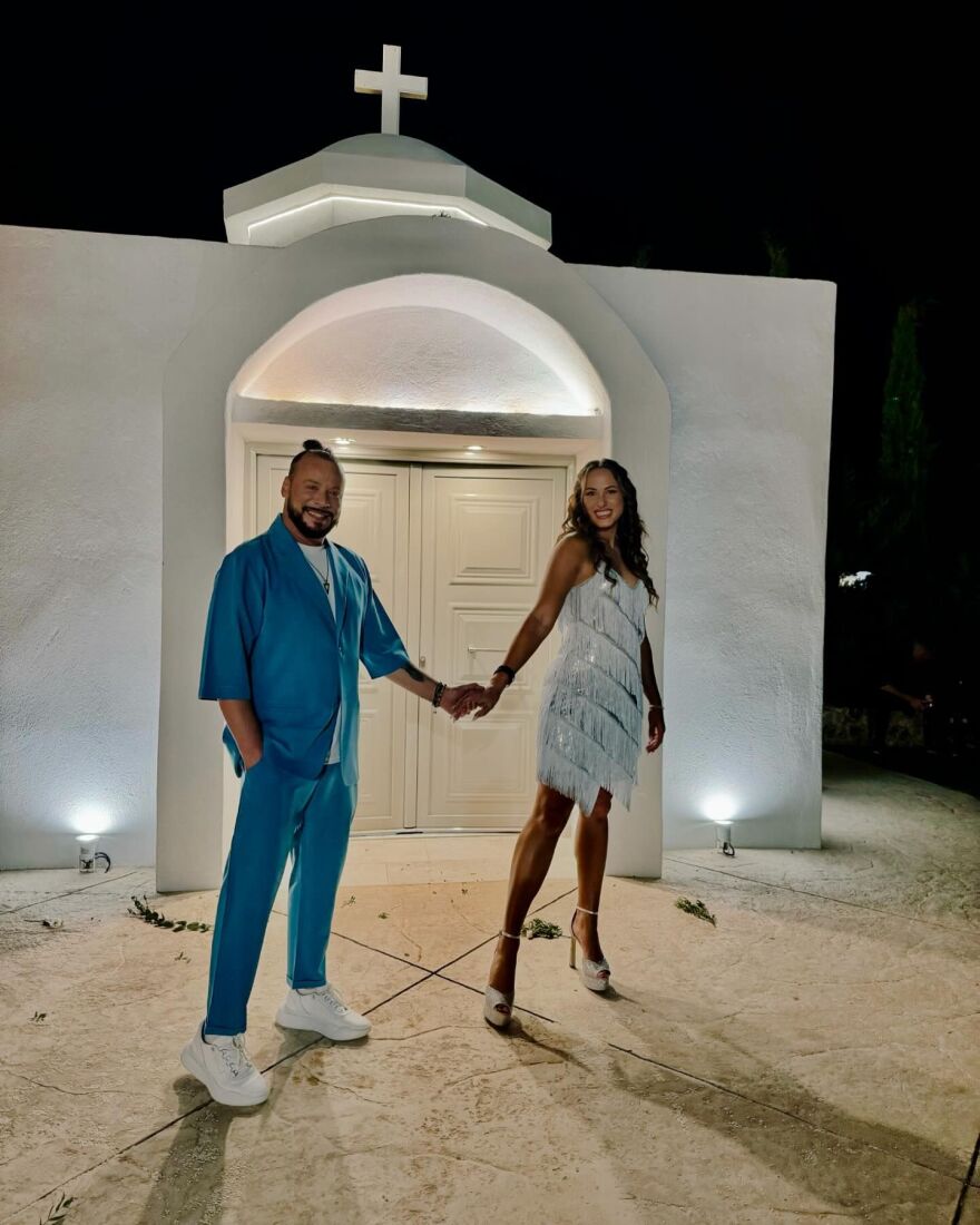 Δάντης - Χατζηανδρέου: Ποζάρουν σε εκκλησάκι και μπερδεύουν τους followers - Να ζήσετε, τους γράφουν