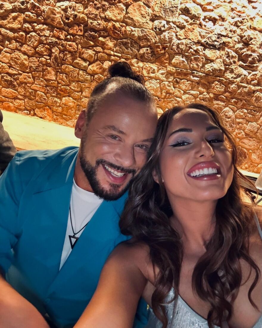 Δάντης - Χατζηανδρέου: Ποζάρουν σε εκκλησάκι και μπερδεύουν τους followers - Να ζήσετε, τους γράφουν