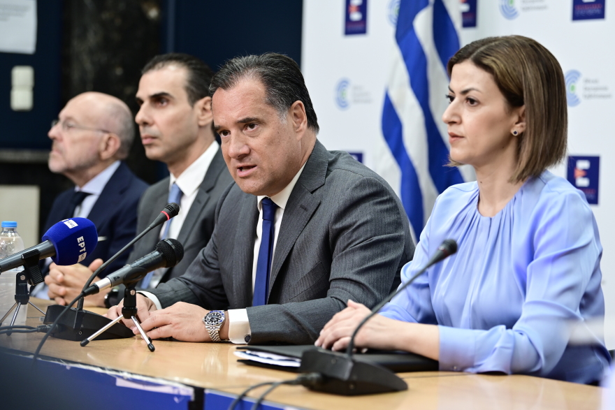 Οι αλλαγές στην Υγεία - Τι ανακοίνωσε το υπουργείο για απογευματινά χειρουργεία, εφημερίες και προσωπικό γιατρό  