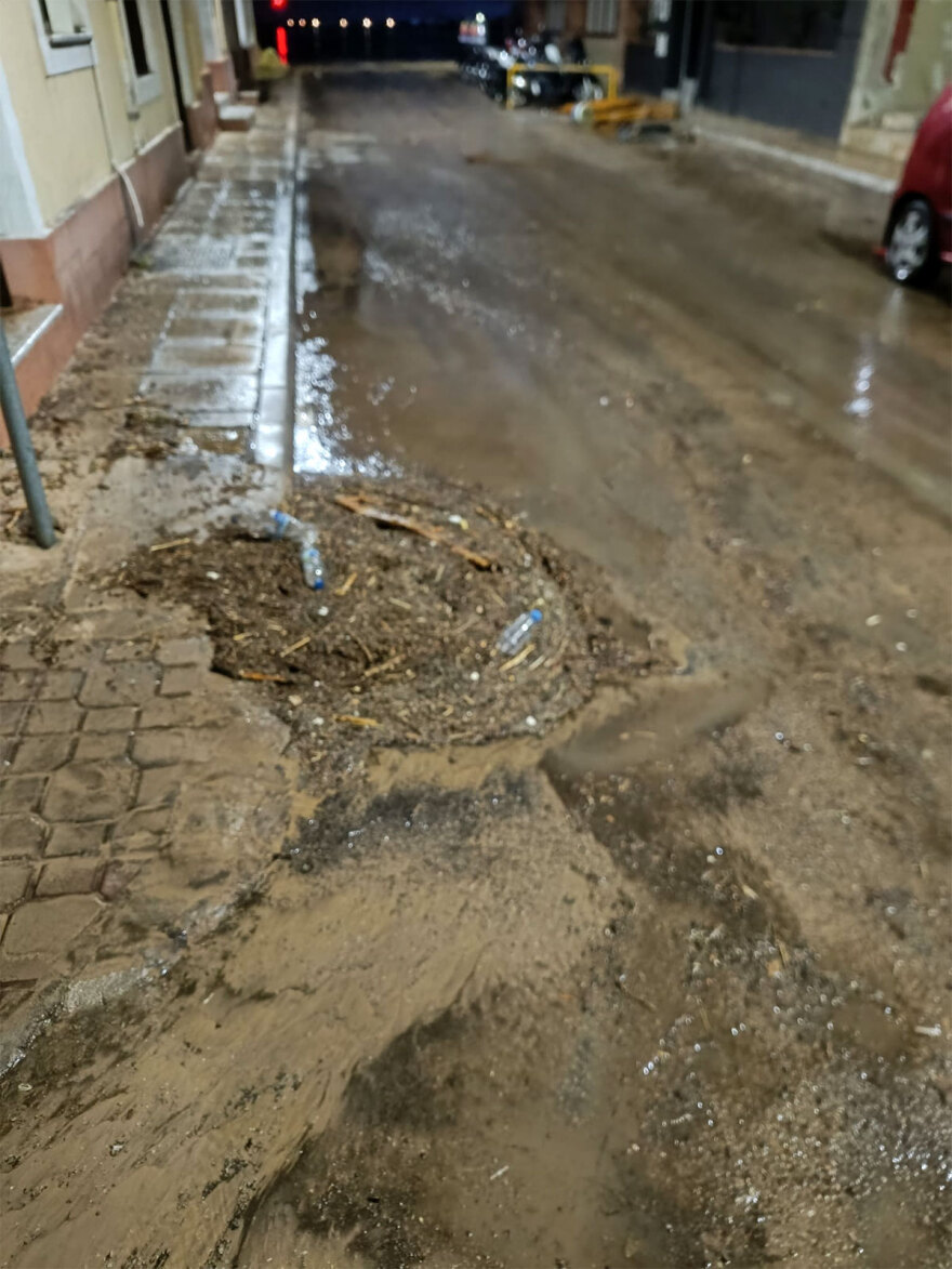 Σημαντικές καταστροφές από την κακοκαιρία στη Χίο - Ζημιές στο μαστίχι, πλημμύρισε η αίθουσα του αεροδρομίου