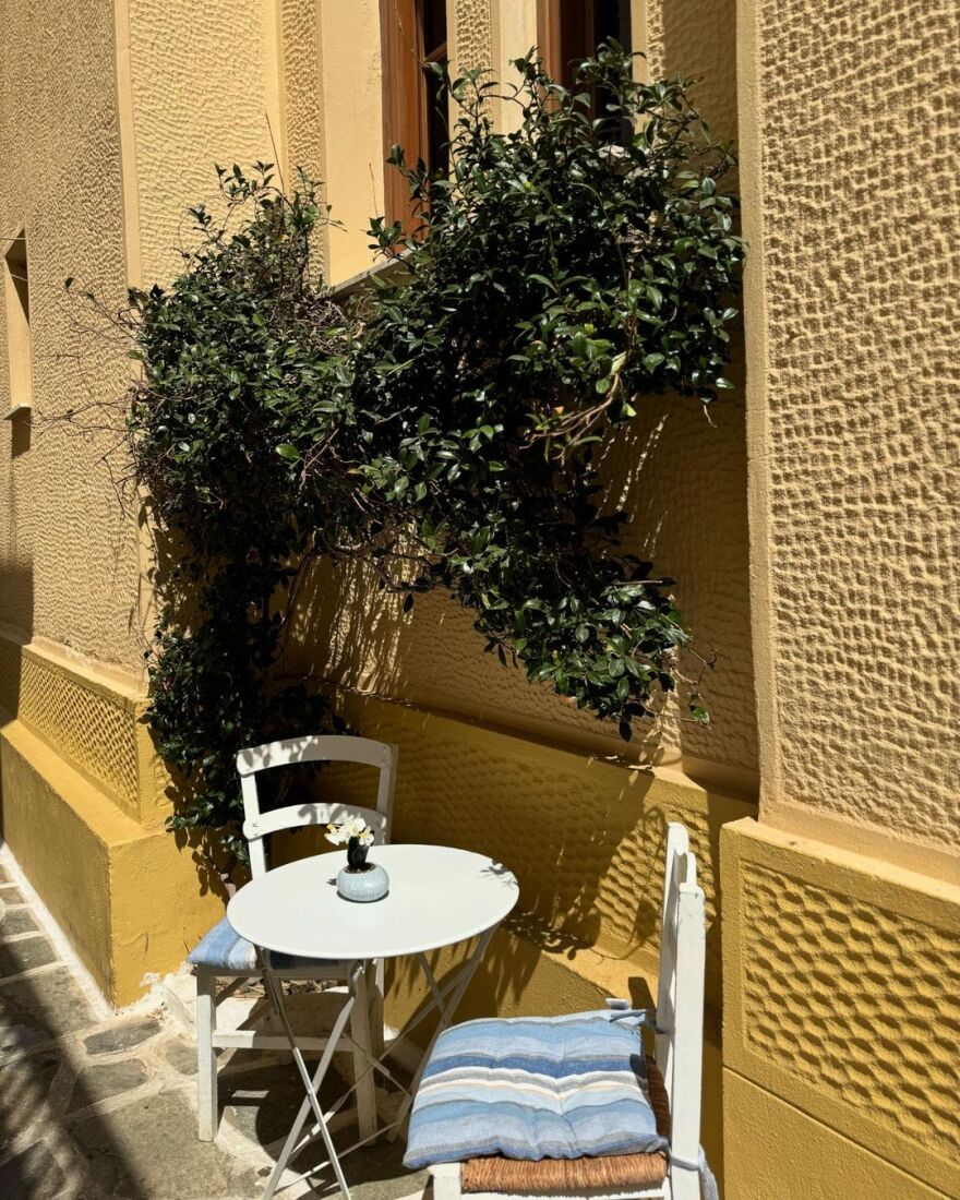 Ιωάννα Μαλέσκου: Κουβαλάω πολύ καλοκαίρι μέσα μου, γράφει από την Κύθνο