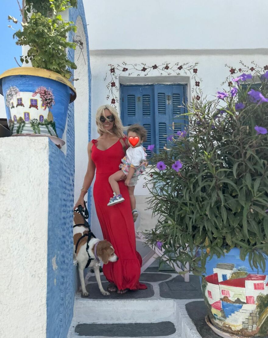 Ιωάννα Μαλέσκου: Κουβαλάω πολύ καλοκαίρι μέσα μου, γράφει από την Κύθνο