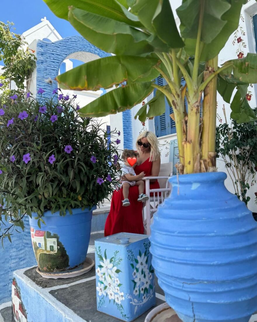 Ιωάννα Μαλέσκου: Κουβαλάω πολύ καλοκαίρι μέσα μου, γράφει από την Κύθνο