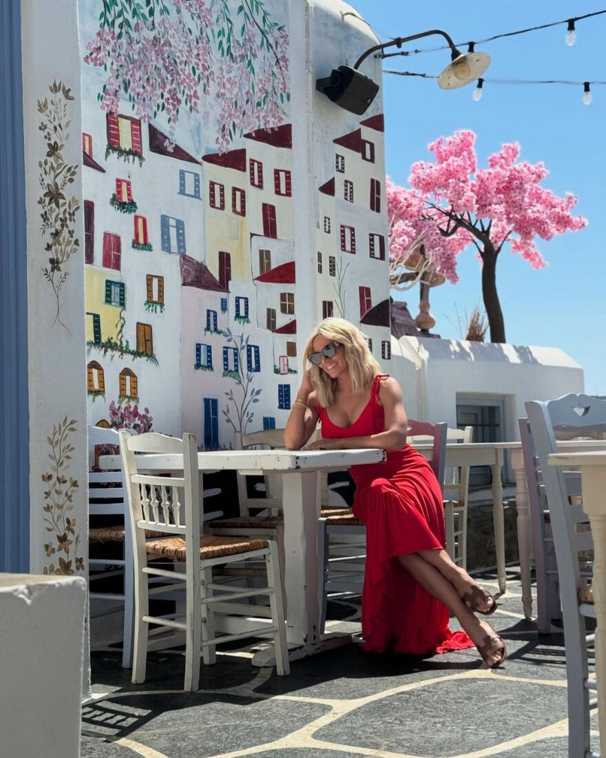 Ιωάννα Μαλέσκου: Κουβαλάω πολύ καλοκαίρι μέσα μου, γράφει από την Κύθνο