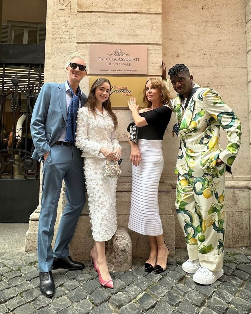 Emily in Paris: Το δεύτερο μέρος της τέταρτης σεζόν κυκλοφόρησε στο Netflix - Η ανάρτηση της Λίλι Κόλινς