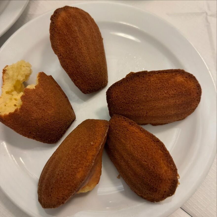 Ντούα Λίπα: Κάνει ηλιοθεραπεία τόπλες - Δείτε τη φωτογραφία