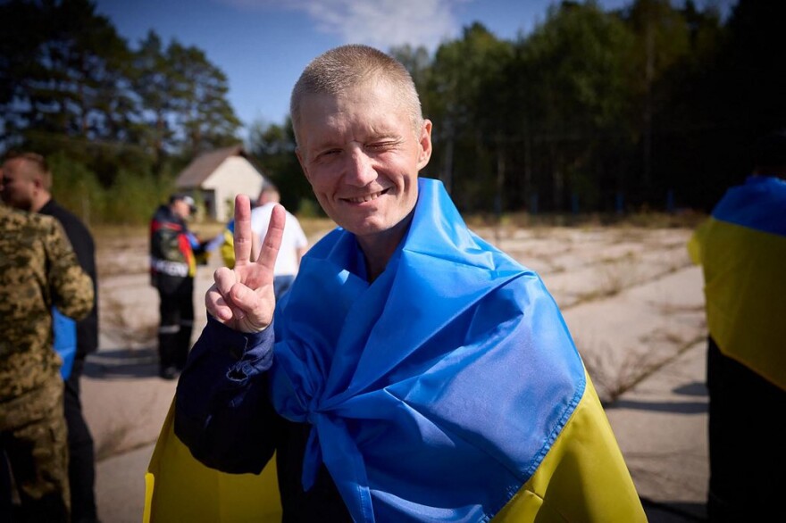 Πόλεμος στην Ουκρανία: Μαζική ανταλλαγή αιχμαλώτων με τη Ρωσία - Πάνω από 200 στρατιώτες απελευθερώθηκαν