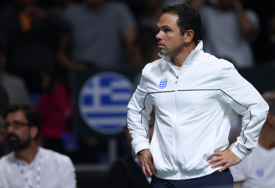 Davis Cup: Η Σερβία 2-0 την Ελλάδα, περίπατος του Τζόκοβιτς κόντρα στον Ξυλά - Κέρδισε γκέιμ και αποθεώθηκε ο Έλληνας - Βίντεο 