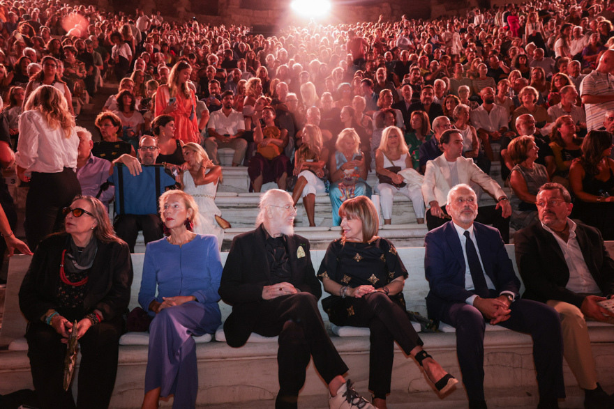 Ο Σταύρος Ξαρχάκος παρουσίασε το «Ρεμπέτικο» στο Ηρώδειο και αποθεώθηκε - Δείτε φωτογραφίες