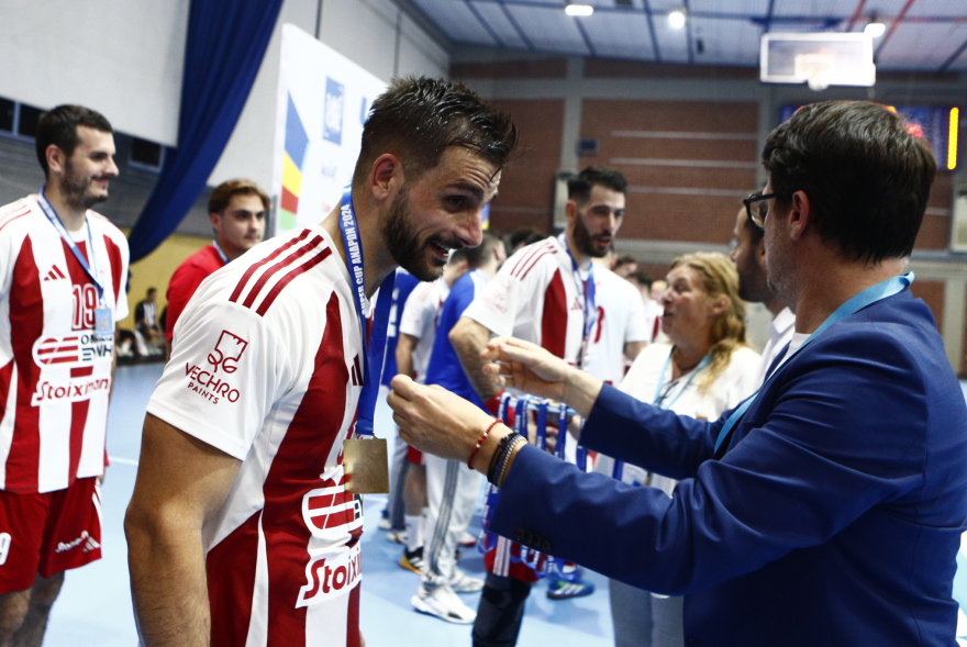 Χάντμπολ: Κατέκτησε το Σούπερ Καπ ο Ολυμπιακός, 32-25 τον ΠΑΟΚ - Ξεπέρασαν την Μπαρτσελόνα σε τίτλους οι Πειραιώτες 