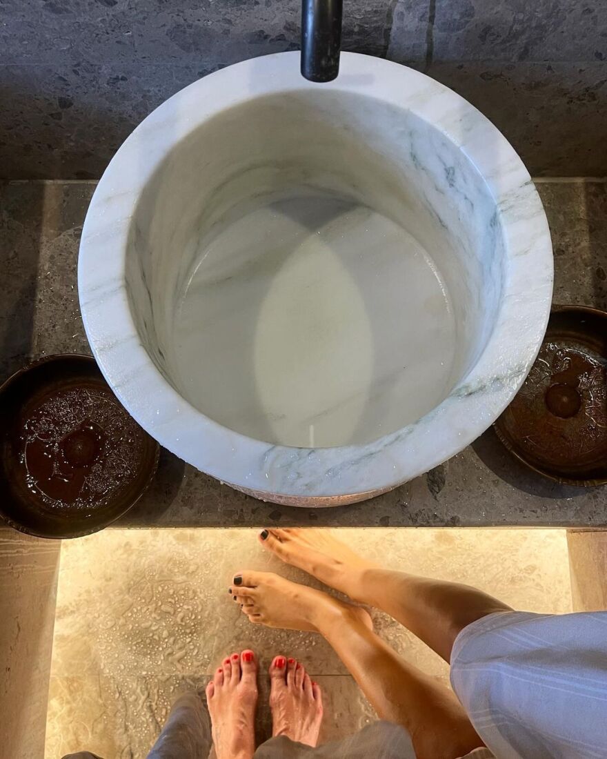 Μαρία Κωνσταντάκη: Ποζάρει στη σάουνα με την πετσέτα της 