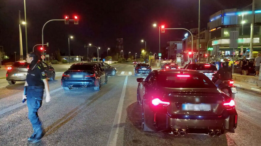 Μπαράζ τροχονομικών ελέγχων στην Αττική, 10 συλλήψεις και 1.174 παραβάσεις