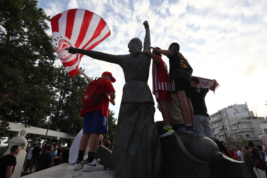 Ολυμπιακός: Θερμή υποδοχή για τα ευρωπαϊκά τρόπαια σε Μακεδονία και Θράκη - Βίντεο, φωτογραφίες 