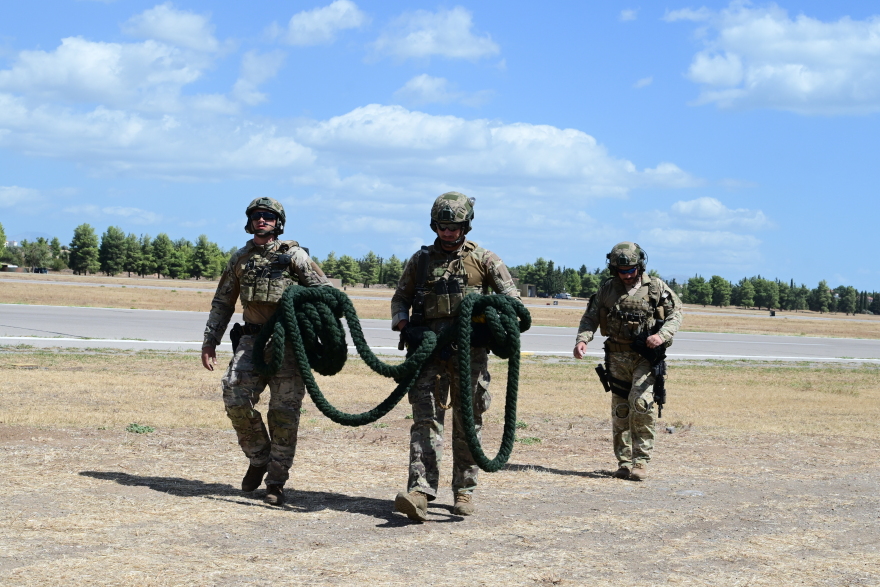 Η αερομαχία Rafale vs F-16 έκλεψε την παράσταση στην πρώτη ημέρα του Athens Flying Week - Δείτε φωτογραφίες 