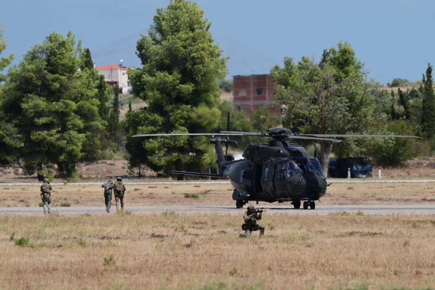 Η αερομαχία Rafale vs F-16 έκλεψε την παράσταση στην πρώτη ημέρα του Athens Flying Week - Δείτε φωτογραφίες 