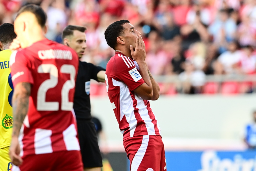 Super League 1: Γκέλα για τον Ολυμπιακό, 0-0 με τον Παναιτωλικό στο Καραϊσκάκη - Δείτε βίντεο 