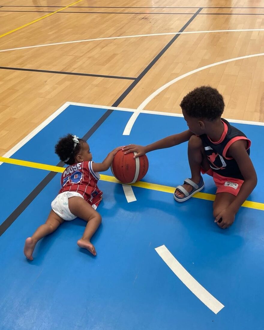 Γιάννης Αντετοκούνμπο - Μαράια Ριντλσπρίγκερ: Η κόρη τους έγινε ενός - Η ανάρτηση του ζευγαριού 