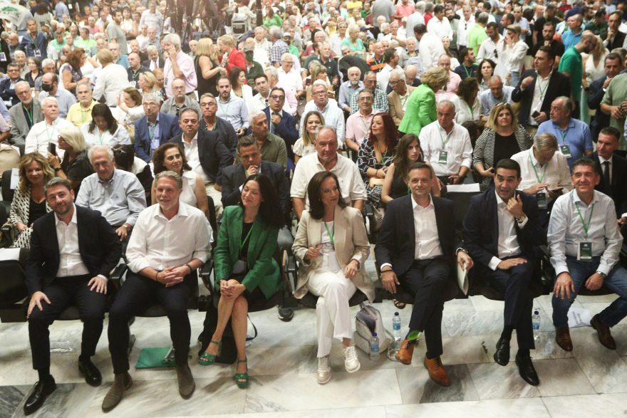 ΠΑΣΟΚ: Άνοιξαν τα χαρτιά τους οι έξι υποψήφιοι αρχηγοί του - Οι τοποθετήσεις τους στο ΣΕΦ - Βίντεο