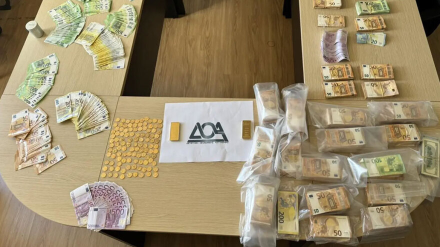 «Βάλε τα κουπόνια σε μαύρες σακούλες και πέτα τες μακριά»: Οι διάλογοι των γιατρών και φαρμακοποιών που εξαπατούσαν τον ΕΟΠΥΥ 