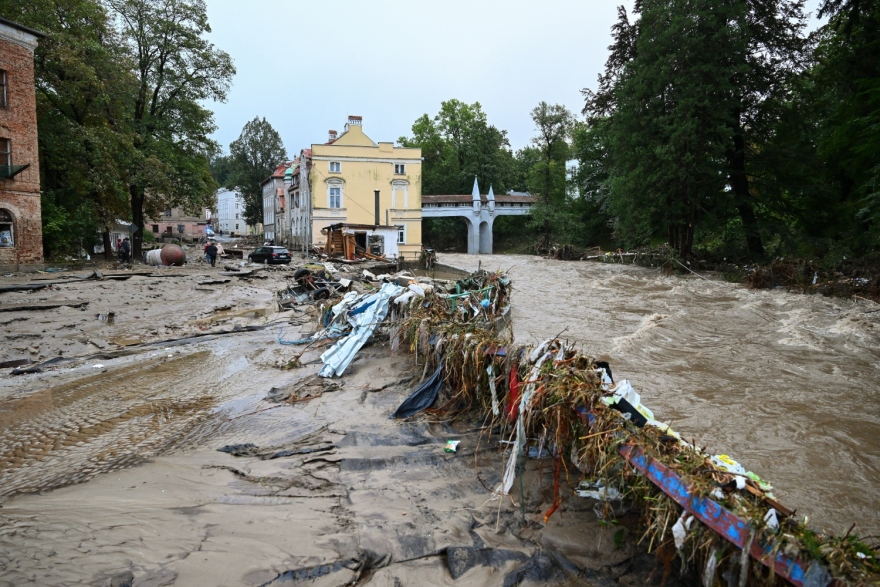 Κακοκαιρία Boris: Συγκλονίζουν οι εικόνες από τις καταστροφές στην Ευρώπη - 16 νεκροί, φόβοι για νέες πλημμύρες