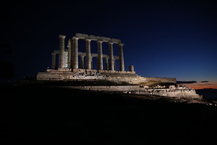 Μητσοτάκης στη φωταγώγηση του Ναού του Ποσειδώνα: Να μετουσιώσουμε τις κολώνες του χθες στα θεμέλια του αύριο