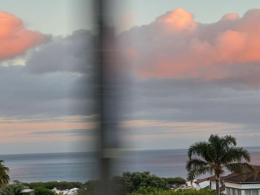 Ούρσουλα Κορμπερό: Γυμνή στο Instagram - Η «Τόκιο» του La Casa De Papel ποζάρει καλυμμένη με ένα σεντόνι