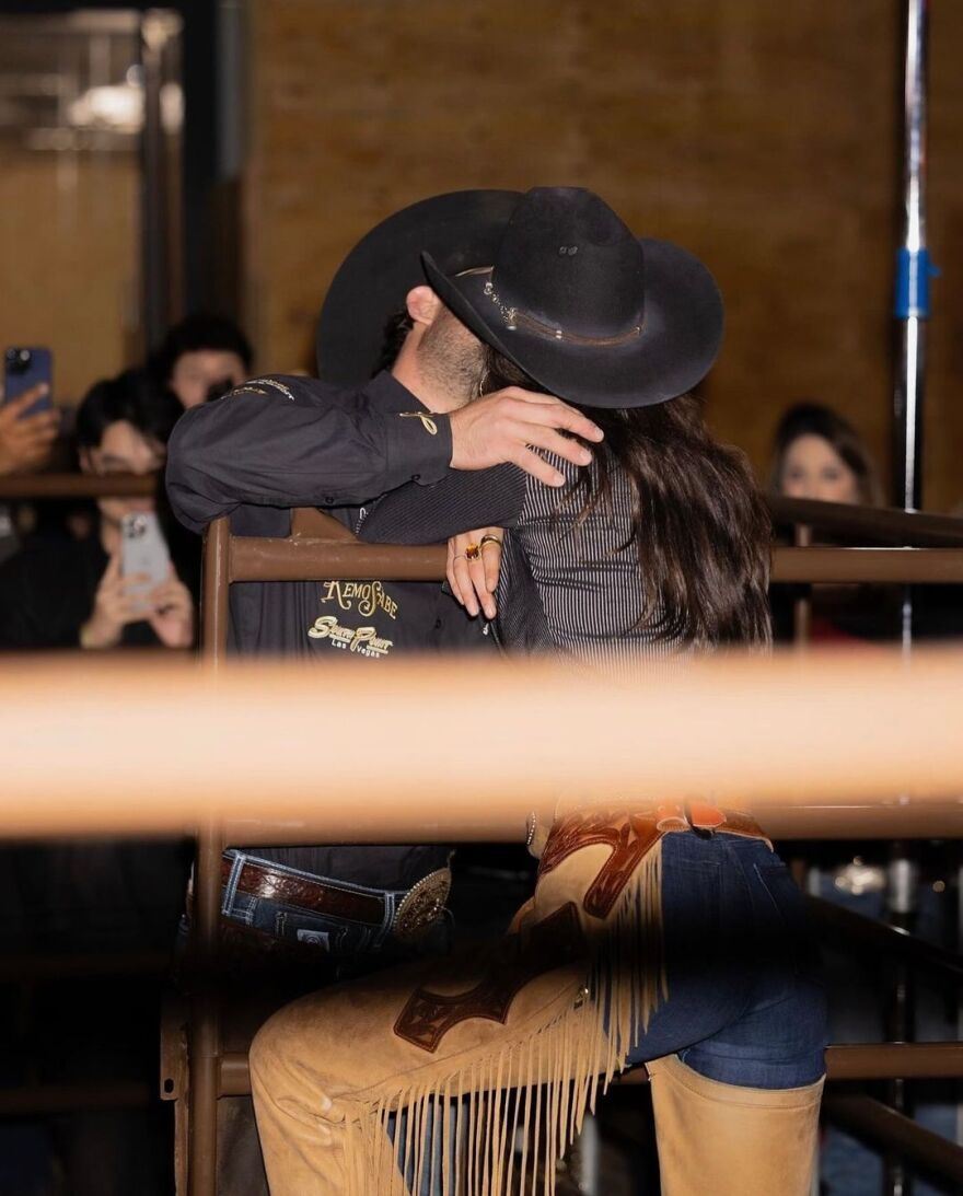 Μπέλα Χαντίντ: Τα τρυφερά στιγμιότυπα με τον καουμπόη σύντροφό της στο Instagram