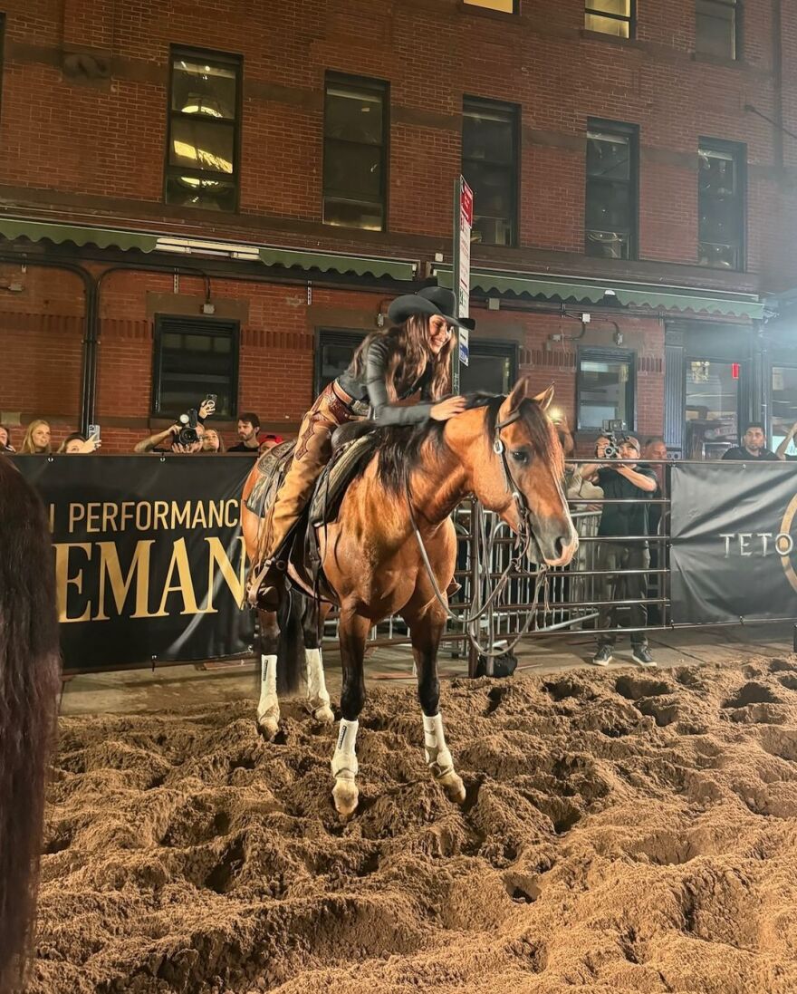 Μπέλα Χαντίντ: Τα τρυφερά στιγμιότυπα με τον καουμπόη σύντροφό της στο Instagram