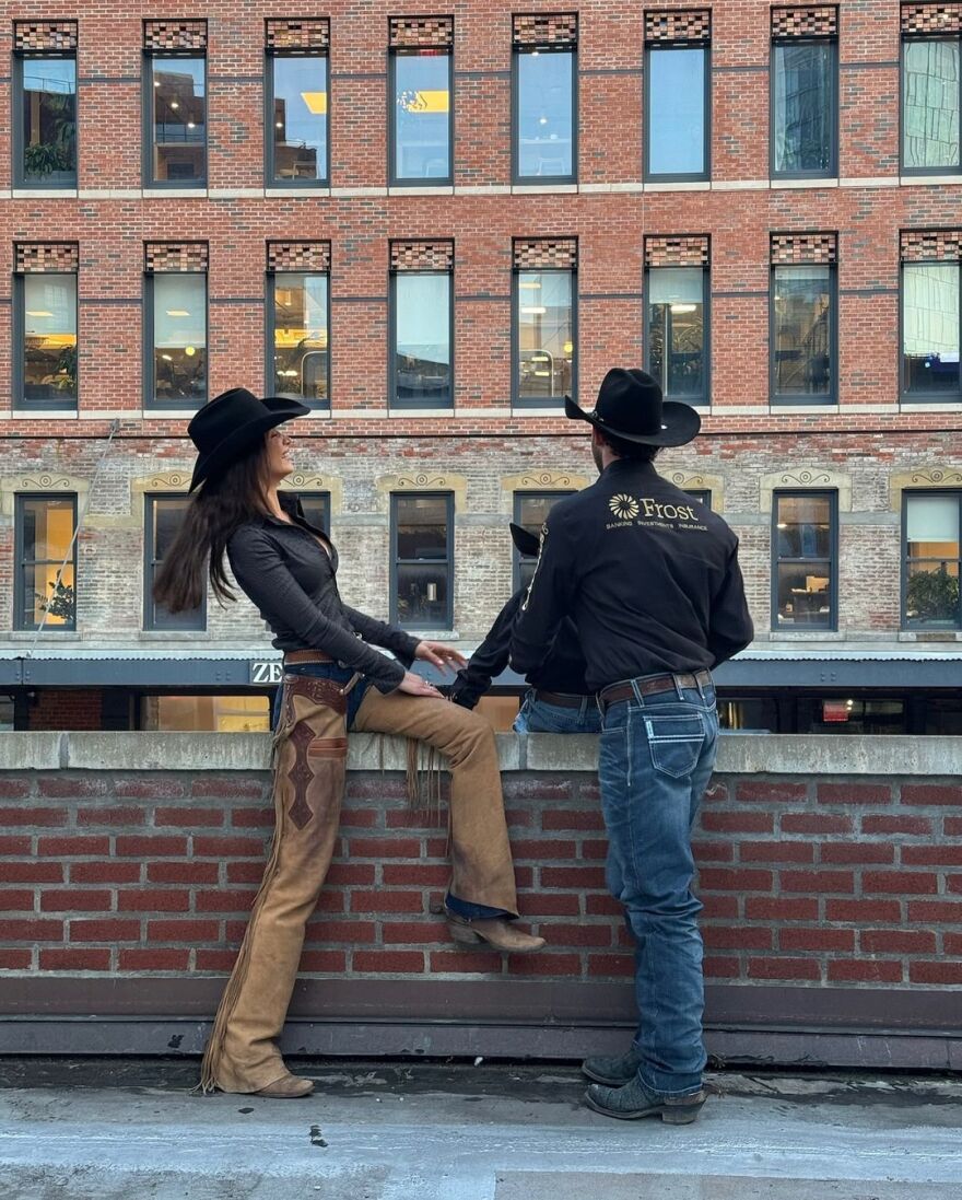 Μπέλα Χαντίντ: Τα τρυφερά στιγμιότυπα με τον καουμπόη σύντροφό της στο Instagram