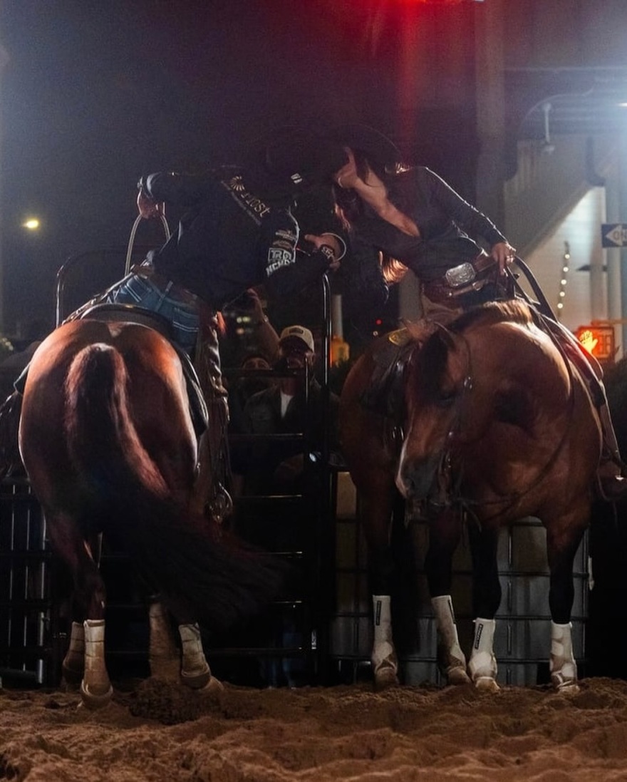 Μπέλα Χαντίντ: Τα τρυφερά στιγμιότυπα με τον καουμπόη σύντροφό της στο Instagram