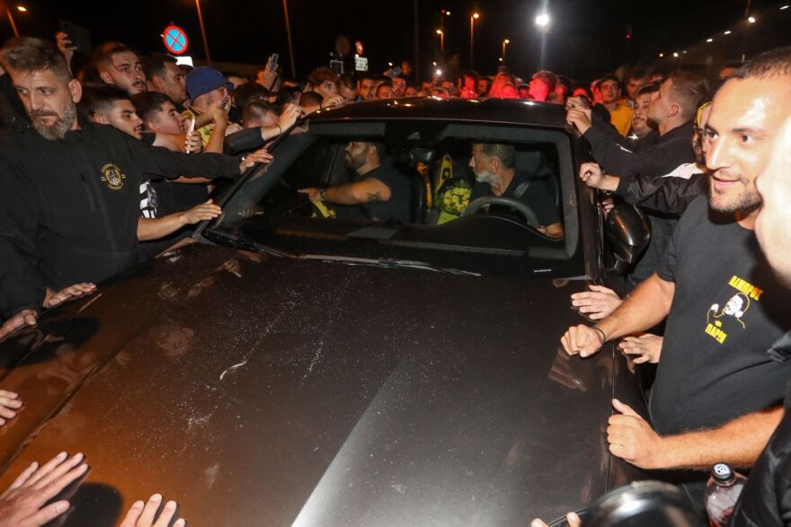 Έφτασε στην Ελλάδα ο Μαρσιάλ, αποθεώθηκε απο χιλιάδες οπαδούς της ΑΕΚ - Βίντεο, φωτογραφίες