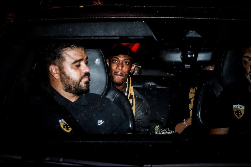 Έφτασε στην Ελλάδα ο Μαρσιάλ, αποθεώθηκε απο χιλιάδες οπαδούς της ΑΕΚ - Βίντεο, φωτογραφίες