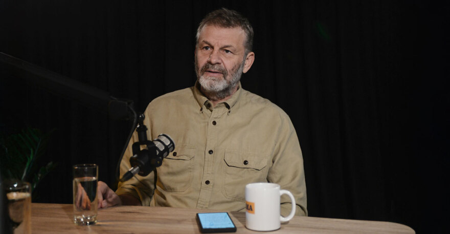 Απόστολος Γκλέτσος στην «Πρώτη Λέξη»: Αν ήμουν εκεί όταν ο Κασσελάκης μίλησε για κουκούλες, δεν θα την έβγαζε καθαρή 