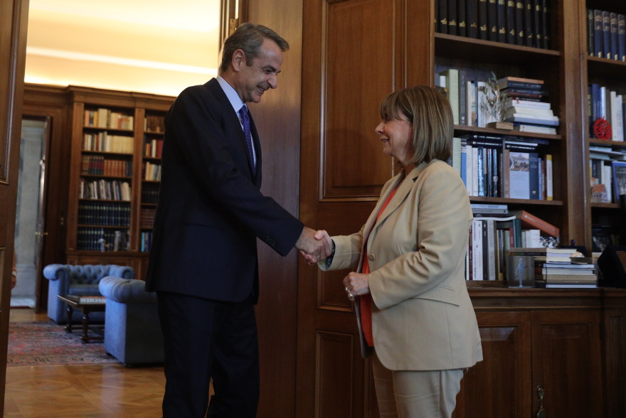 Μητσοτάκης: Πιλοτικά locker στα σχολεία για να κλειδώνουν τα κινητά τους οι μαθητές 