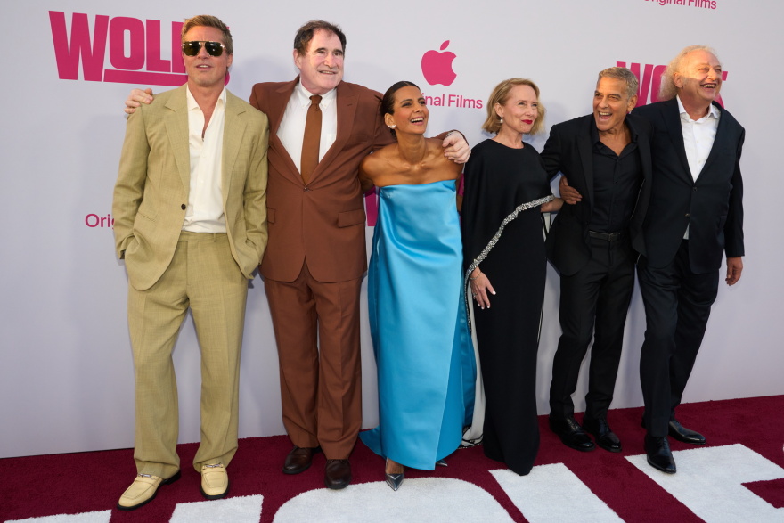 Μπραντ Πιτ - Τζορτζ Κλούνεϊ: Στην πρεμιέρα του Wolfs στο Λος Άντζελες