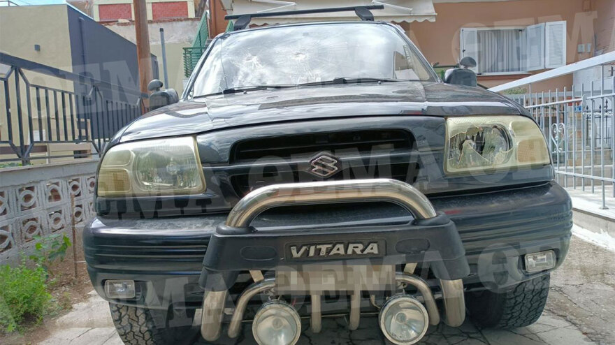 Θεσσαλονίκη: 50χρονος «διέλυσε» με τσεκούρι τα αυτοκίνητα των γειτόνων του επειδή πίστευε ότι έβαλαν κάμερες στο σπίτι του