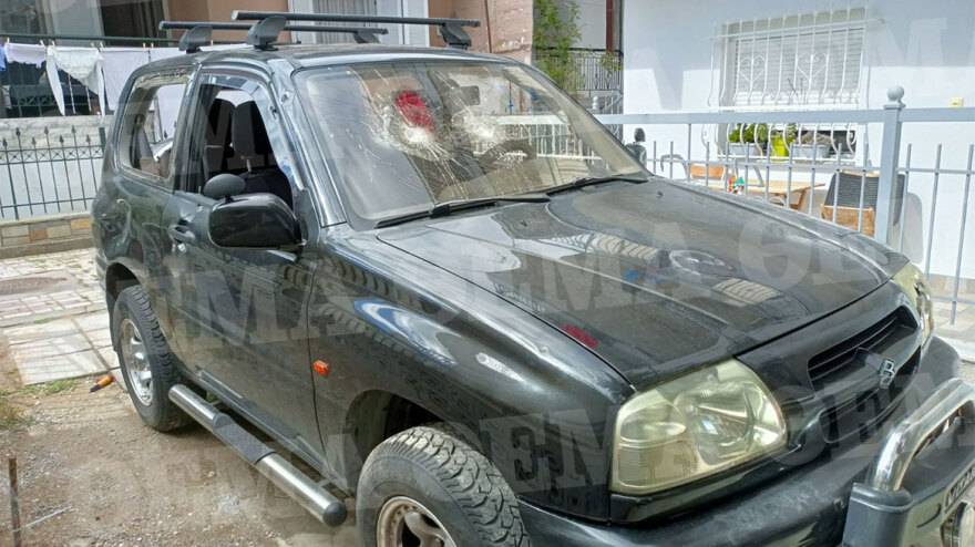 Θεσσαλονίκη: 50χρονος «διέλυσε» με τσεκούρι τα αυτοκίνητα των γειτόνων του επειδή πίστευε ότι έβαλαν κάμερες στο σπίτι του