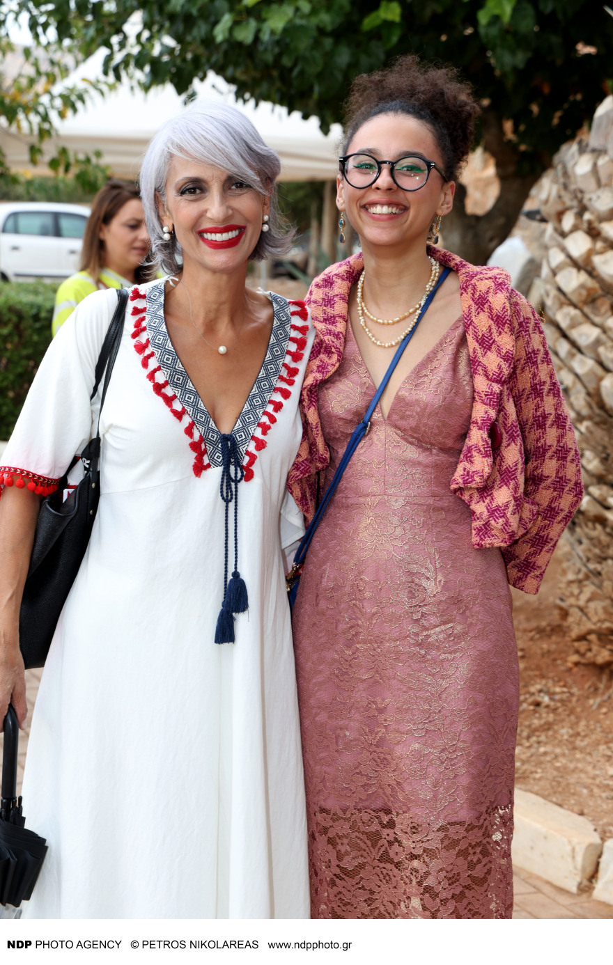 Μπέττυ Μαγγίρα: Βάφτισε την κόρη του Δημήτρη Μακαλιά και της Αντιγόνης Ψυχράμη - Δείτε φωτογραφίες