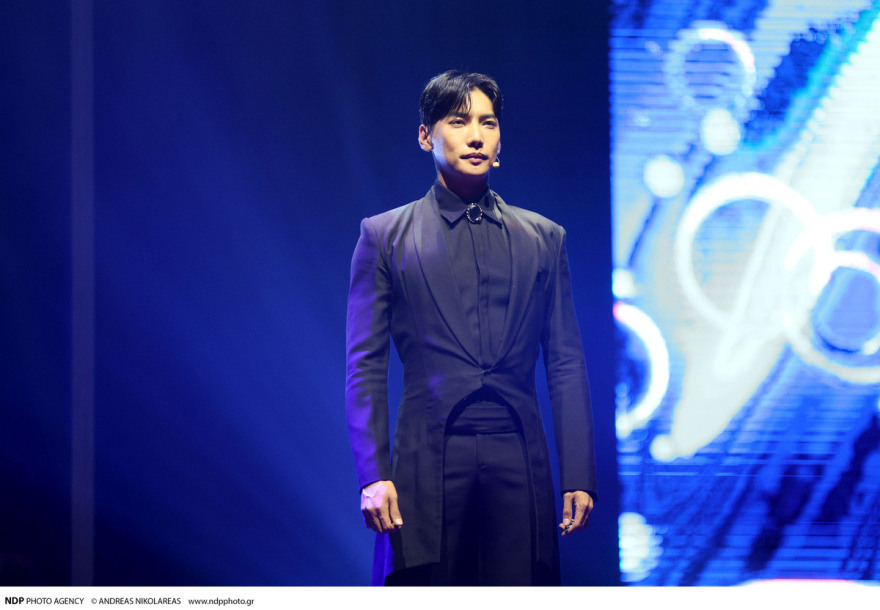 Ψευδαισθήσεις πέρα από τις ανθρώπινες δυνατότητες στο φαντασμαγορικό show «C' est la Magie» στo Christmas Theater