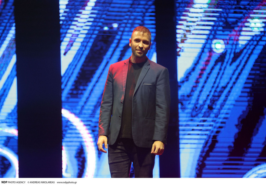 Ψευδαισθήσεις πέρα από τις ανθρώπινες δυνατότητες στο φαντασμαγορικό show «C' est la Magie» στo Christmas Theater