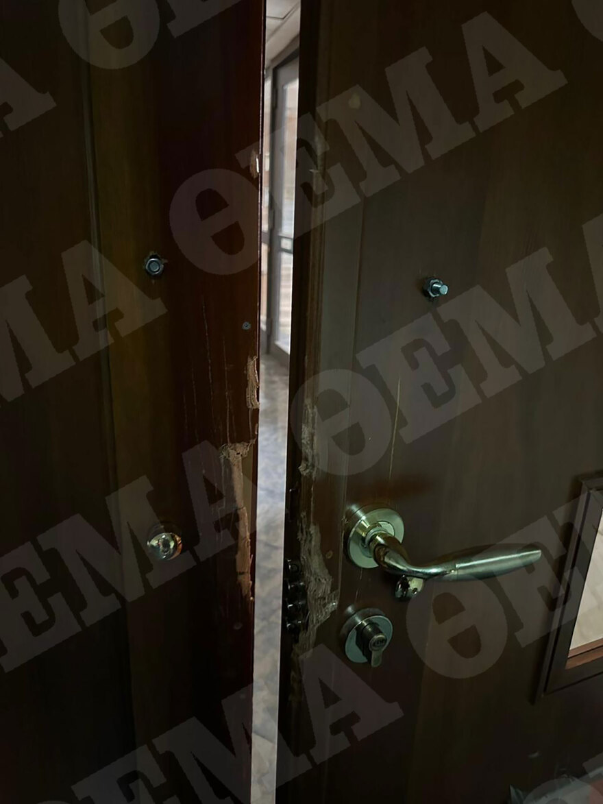 Φωτογραφίες ντοκουμέντα από τη διάρρηξη στα γραφεία υπουργείων - Οι δράστες με τους υπολογιστές ανά χείρας