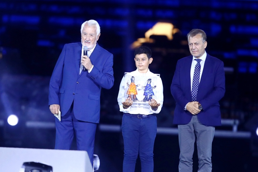 «Αθήνα 20 χρόνια μετά»: Η ΕΟΕ βράβευσε στο Παναθηναϊκό Στάδιο τους Ολυμπιονίκες, τους Παραολυμπιονίκες και τους Legends 2004 - Βίντεο, φωτογραφίες