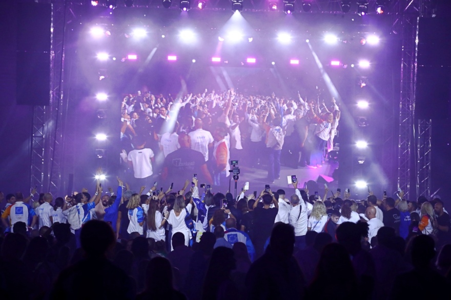 «Αθήνα 20 χρόνια μετά»: Η ΕΟΕ βράβευσε στο Παναθηναϊκό Στάδιο τους Ολυμπιονίκες, τους Παραολυμπιονίκες και τους Legends 2004 - Βίντεο, φωτογραφίες