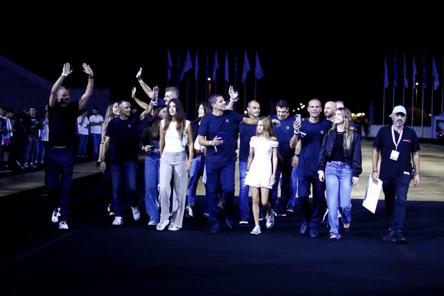 «Αθήνα 20 χρόνια μετά»: Η ΕΟΕ βράβευσε στο Παναθηναϊκό Στάδιο τους Ολυμπιονίκες, τους Παραολυμπιονίκες και τους Legends 2004 - Βίντεο, φωτογραφίες