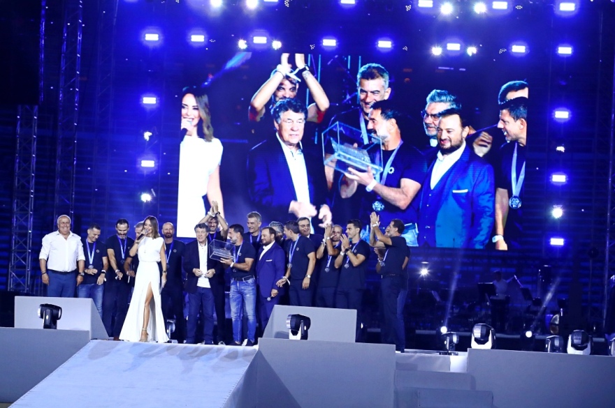 «Αθήνα 20 χρόνια μετά»: Η ΕΟΕ βράβευσε στο Παναθηναϊκό Στάδιο τους Ολυμπιονίκες, τους Παραολυμπιονίκες και τους Legends 2004 - Βίντεο, φωτογραφίες