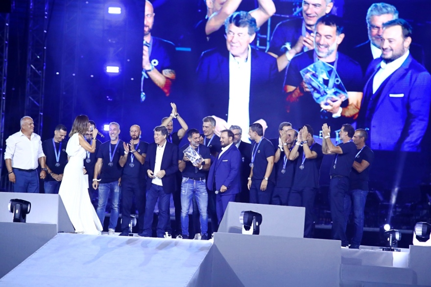 «Αθήνα 20 χρόνια μετά»: Η ΕΟΕ βράβευσε στο Παναθηναϊκό Στάδιο τους Ολυμπιονίκες, τους Παραολυμπιονίκες και τους Legends 2004 - Βίντεο, φωτογραφίες