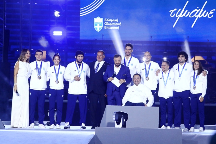 «Αθήνα 20 χρόνια μετά»: Η ΕΟΕ βράβευσε στο Παναθηναϊκό Στάδιο τους Ολυμπιονίκες, τους Παραολυμπιονίκες και τους Legends 2004 - Βίντεο, φωτογραφίες